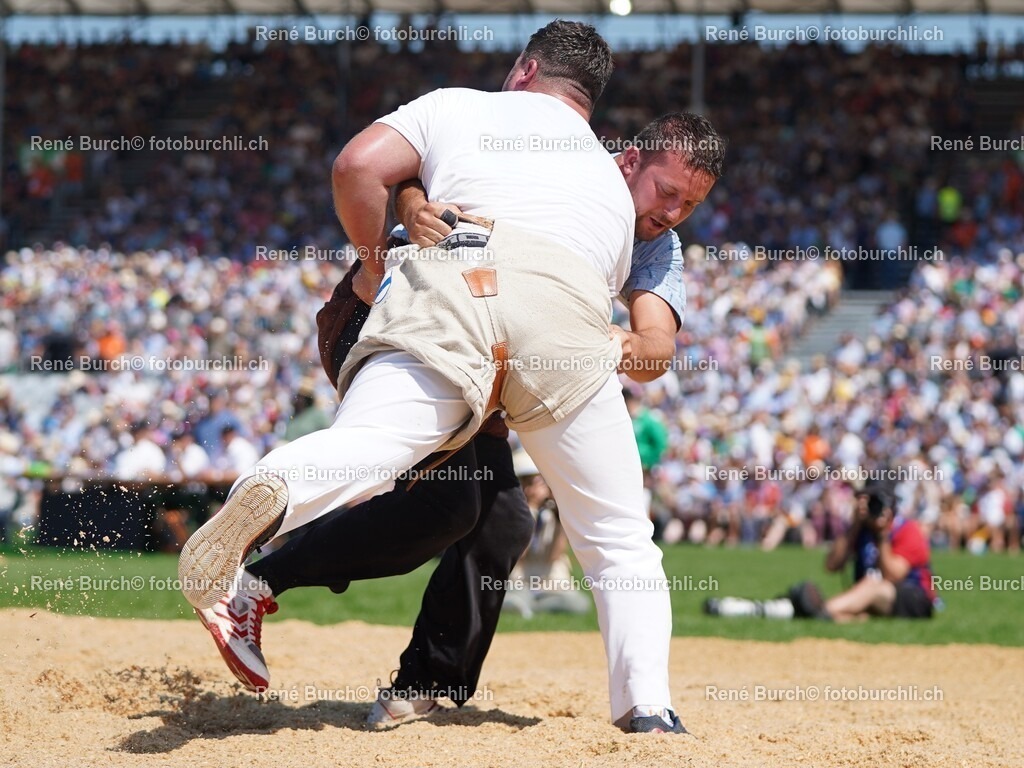 171 | René Burch leidenschaftlicher Fotograf aus Kerns in Obwalden.  Hier finden sie Sport, Landschaft und Natur Fotografie.
 - Realisiert mit Pictrs.com
