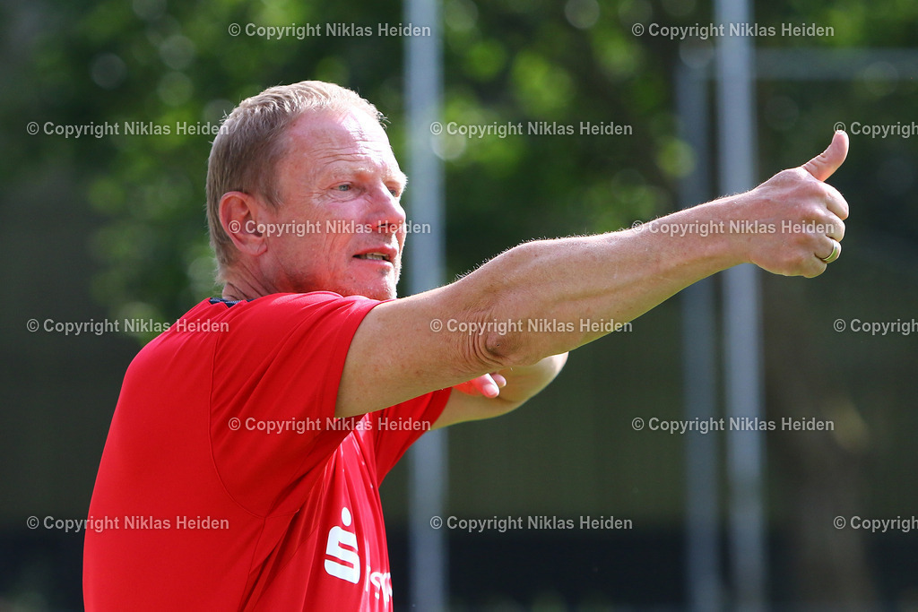NH_FCEintrachtNorderstedt_SCWeicheFlensburg08_RegionalligaNord_01092024 | Torsten Fröhling (Trainer, SC Weiche Flensburg 08)Fußball I Herren I Regionalliga Nord I Saison 2024-2025 I 7. Spieltag I FC Eintracht Norderstedt - SC Weiche Flensburg 08 I 01.09..2024 I Edmund-Plambeck-Stadion