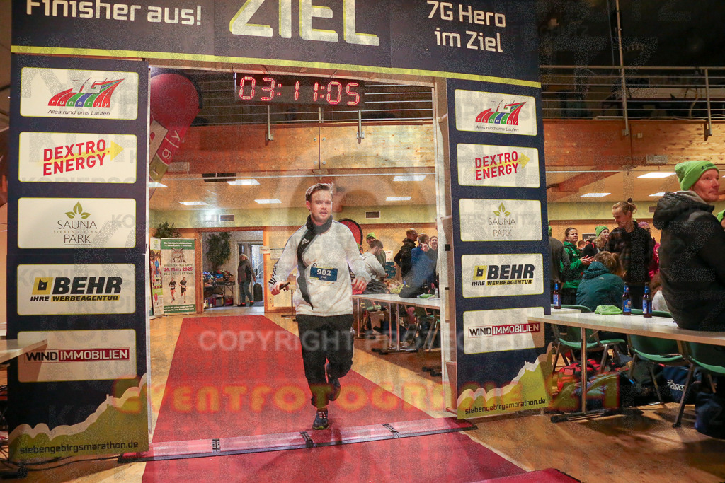 241208_1213_EX1_7473 | Sportfotografie im Rhein-Sieg Kreis, Köln, Bonn, NRW, Rheinland Pfalz, Hessen, etc. Unser Tätigkeitsfeld umfasst den Laufsport vom Volkslauf über den Marathon, Duathlon, Triathon bis zum Ultralauf wie Kölnpfad Ultra oder Schindertrail.