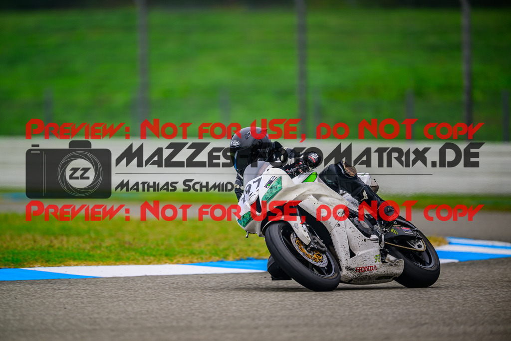 MaZZes_Fotomatrix_20250929_6007705_5182 | WEISS