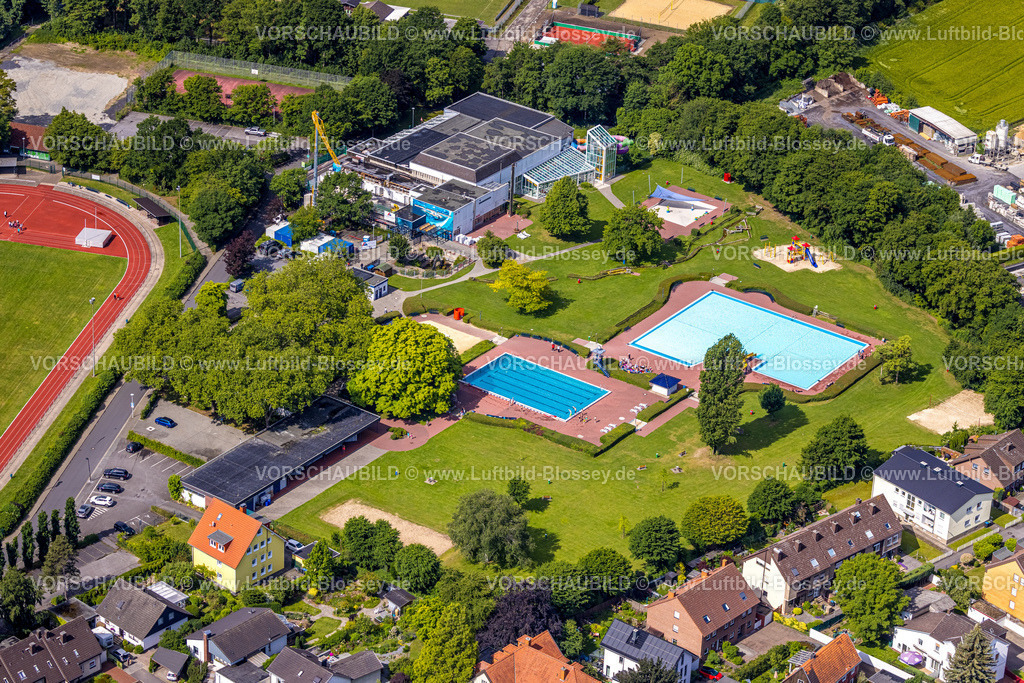 Werl220600721 | Luftbild, Freibad und Baustelle Freizeitbad Werl, Werl, Soester Boerde, Nordrhein-Westfalen, Deutschland