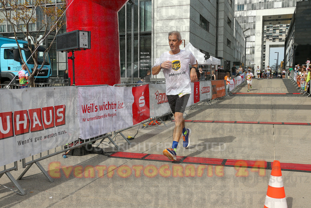 250920_1327_EX1_4661 | Sportfotografie im Rhein-Sieg Kreis, Köln, Bonn, NRW, Rheinland Pfalz, Hessen, etc. Unser Tätigkeitsfeld umfasst den Laufsport vom Volkslauf über den Marathon, Duathlon, Triathon bis zum Ultralauf wie Kölnpfad Ultra oder Schindertrail.
