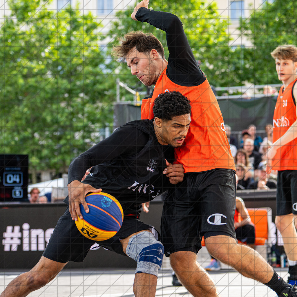 DIE FINALS 2025 | Dt. Meisterschaft 3x3   | 1/2 Finale Männer / Skyliners (orange) vs. Der Stamm (black) //  02.08.25: DIE FINALS 2025 | Dt. Meisterschaft 3x3   / Dresden / Deutschland  //   CREDIT:www.bullenfotos.de, Martin König, Hörner Weg 40, D-49078 Osnabrück, +4917663732967 // Nutzung und Weitergabe nur zu den vereinbarten Zwecken. Presseanfragen an Ersteller. Alle Rechte beim Ersteller. Honorierung nach MFM. - Realisiert mit Pictrs.com