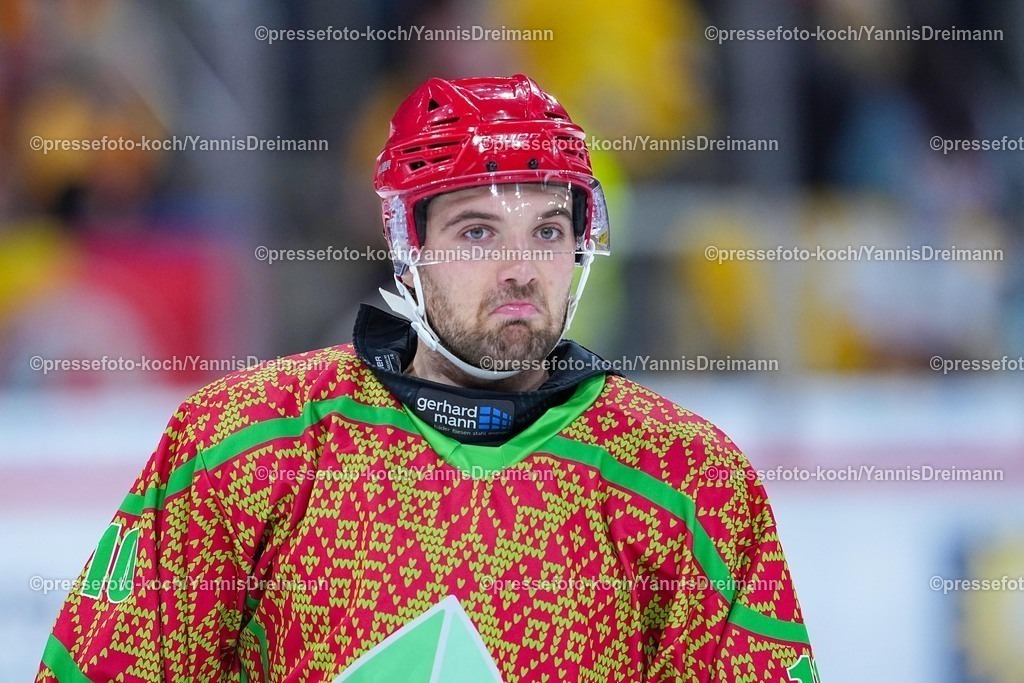 xYDRx19102501073 | 19.10.2025, xydrx, Eishockey, DEL2, Düsseldorfer EG - EV Landshut, PSD Bank Dome Düsseldorf: Julian Kornelli (EV Landshut #10)