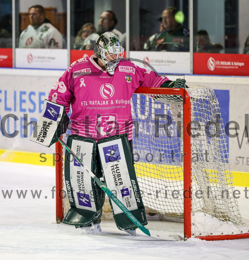 2025-10-05_069_TSV_Erding_gegen_Heilbronner_Falken | Erding, Deutschland, 05.10.2025:Eishockey, Oberliga Süd 2025 / 2026, 6. Spieltag, TSV Erding gegen Heilbronner Falken, Endergebnis: 3:1Torwart Leon Meder (Erding Gladiators, #39)Foto: Christian Riedel / fotografie-riedel.net