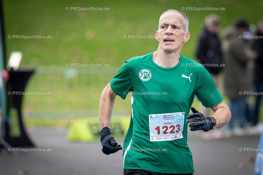Bonner Nikolauslauf in Bonn, 08.12.2024 | Impressionen vom Bonner Nikolauslauf am 08.12.2024 in Bonn (Freizeitpark Rheinaue). Foto: BEAUTIFUL SPORTS/Axel Kohring