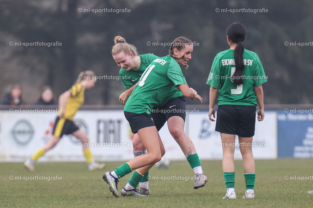 Fußball I Frauen I Saison 2025/2026 I Oberliga Schleswig-Holstein I 12. Spieltag I SV Frisia 03 Risum-Lindholm - Eichholzer SV | ml-sportfotografie - Realisiert mit Pictrs.com