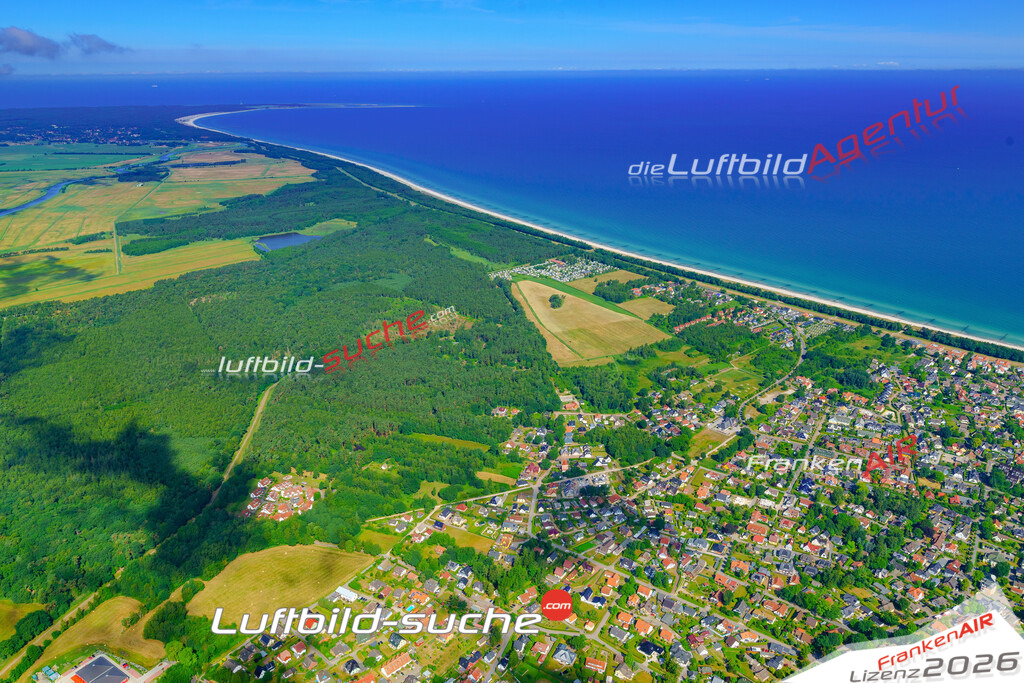 Das Luftbild der Stadt Zingst wurde 2018 vom Flugzeug heraus erstellt (keine Drohne) Aufnahmehöhe ca.400 Meter- hohe Auflösung für beste Druck-Qualität