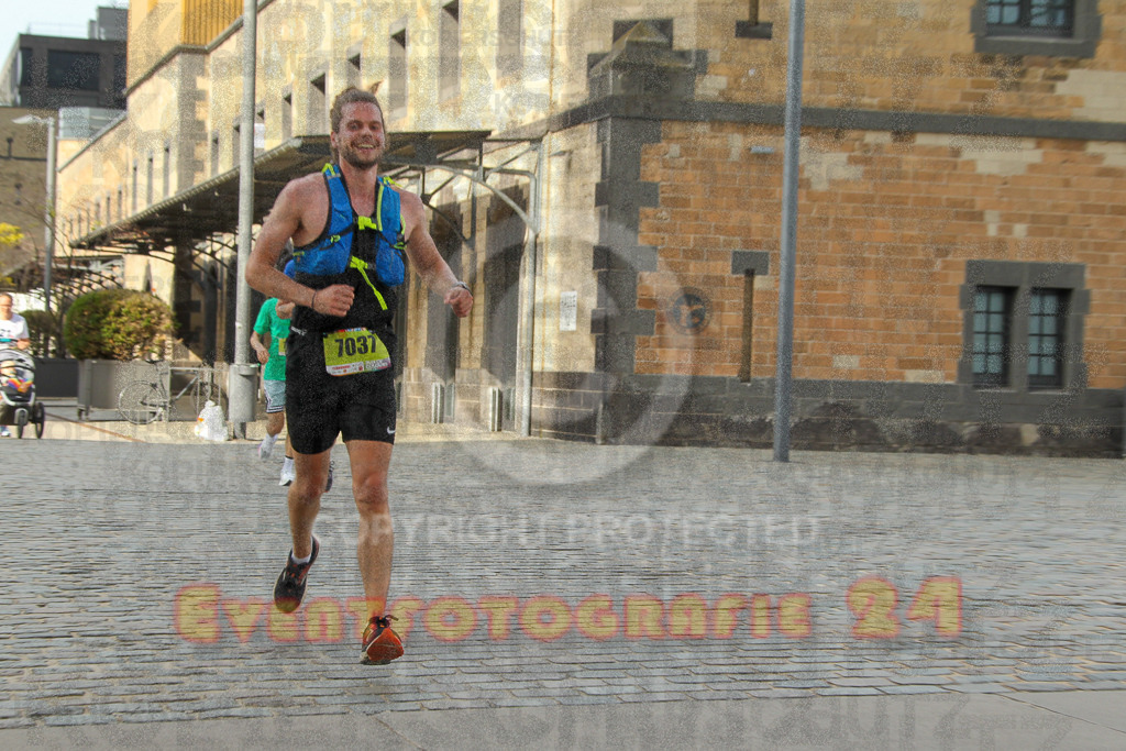 250920_1533_EV4_9146 | Sportfotografie im Rhein-Sieg Kreis, Köln, Bonn, NRW, Rheinland Pfalz, Hessen, etc. Unser Tätigkeitsfeld umfasst den Laufsport vom Volkslauf über den Marathon, Duathlon, Triathon bis zum Ultralauf wie Kölnpfad Ultra oder Schindertrail.