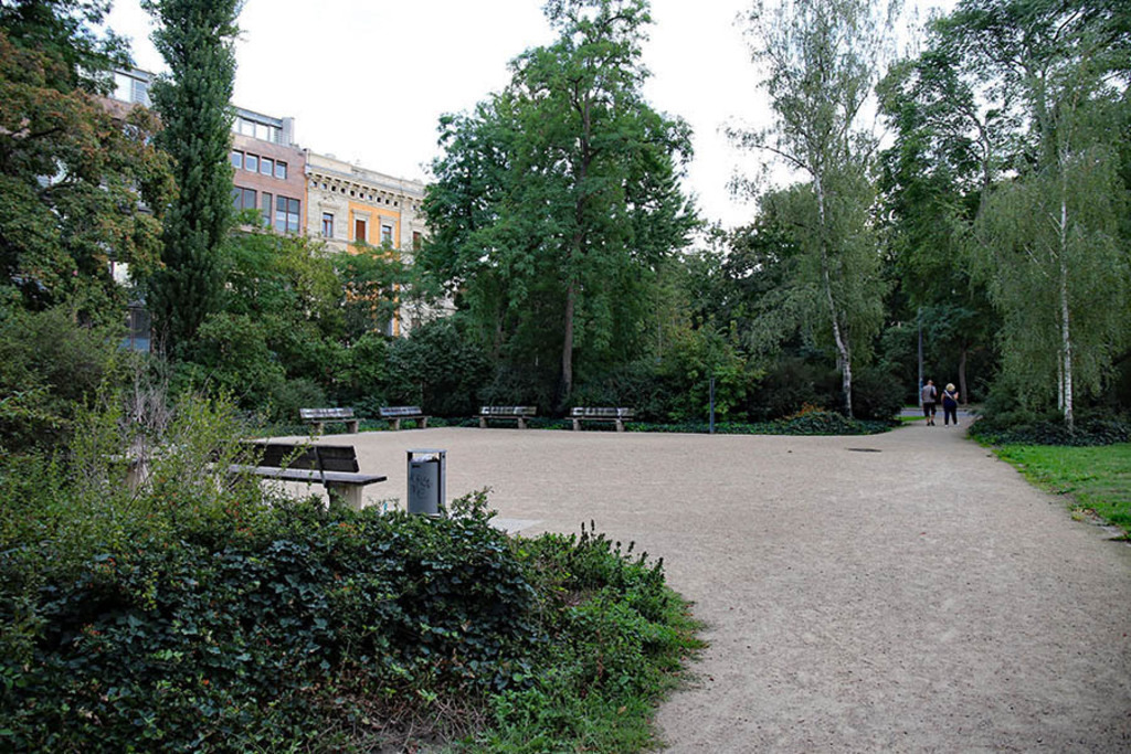 Foto: Leipzig - Rabensteinplatz | Das Team hinter BILDLEXIKON LEIPZIG bündelt historische wie aktuelle Informationen über die Stadt Leipzig in Text und Bild auf einer Plattform und stellt diese der interessierten Öffentlichkeit zur Verfügung.