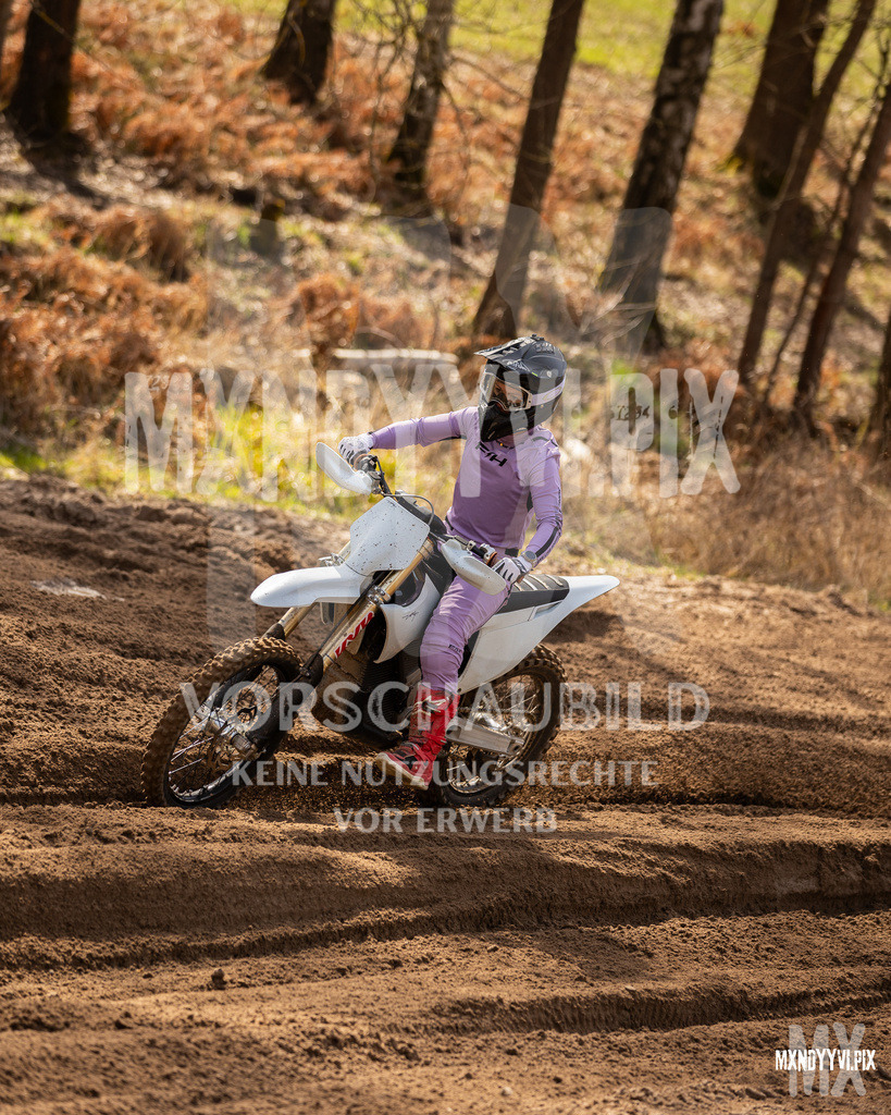 866A2596 | mxndyyvipix