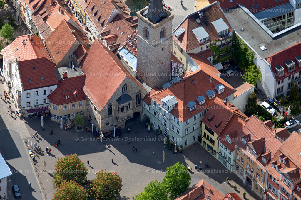 4025642 | ERFURT 06.05.2020 Platz- Ensemble " Wenigemarkt " im Innenstadt- Zentrum im Ortsteil Altstadt in Erfurt im Bundesland Thüringen, Deutschland. // Ensemble space an place " Wenigemarkt " in the inner city center in the district Altstadt in Erfurt in the state Thuringia, Germany. Foto: Gerhard Launer