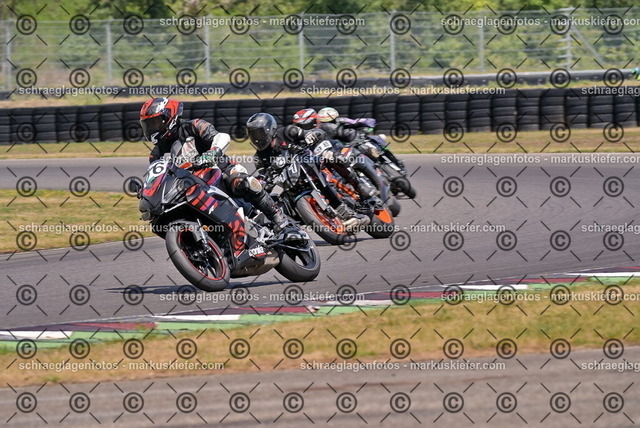 26bt05-1546 | markuskiefer.com - Realisiert mit Pictrs.com