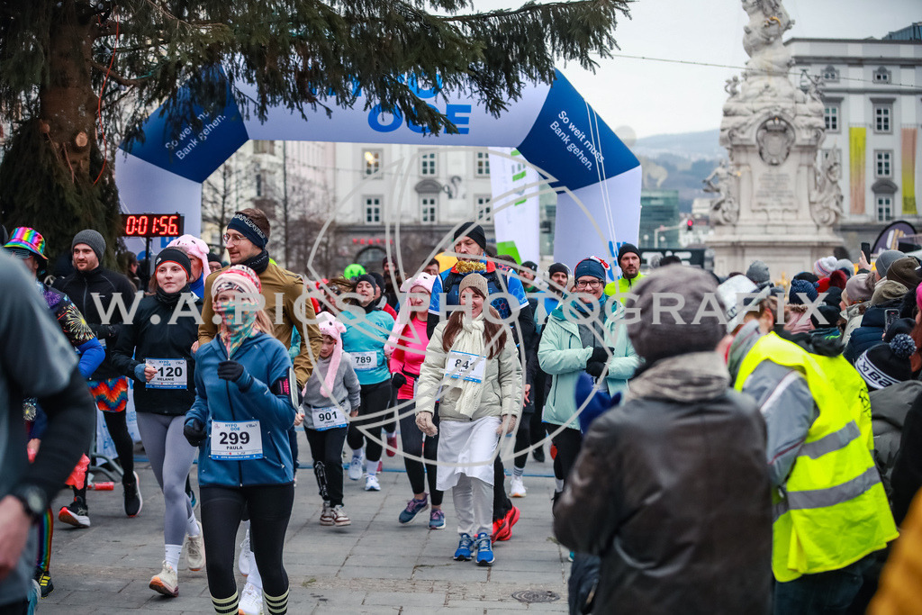 SILVESTERLAUF LINZ 25 | Linz, AUSTRIA, 31. Dezember 25, TRIRUN SILVESTERLAUF LINZ 25 , Image shows: 
Photo: WAPICS / BINDER Manuel