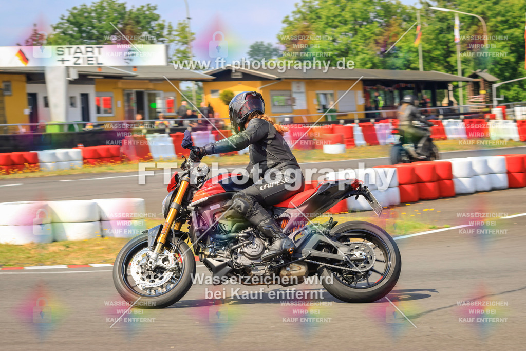 _DSK2372 | Hier findet Ihr Bilder von Touristenfahrten auf der Nürburgring Nordschleife oder von anderen Veranstaltungen die ich besucht habe. Viel Spass beim Durch Schauen 