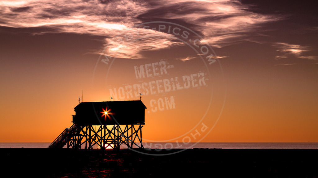 Pfahlbau im Sonnenuntergang_MG_8295 | Pfahlbau am Strand von St. Peter-Ording