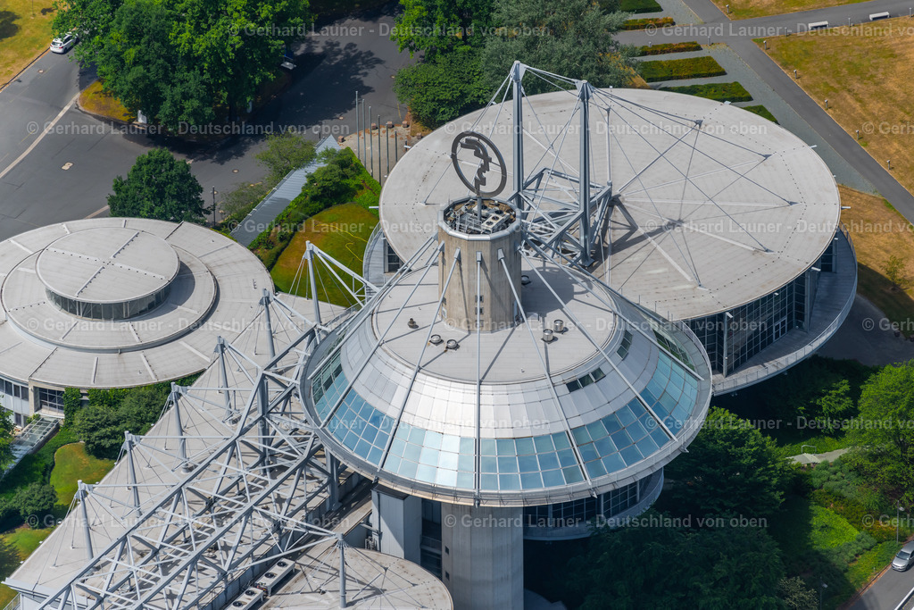 4030705 | HANNOVER 02.06.2020 Kongresszentrum " Convention Center " auf dem Messegelände im Ortsteil Mittelfeld in Hannover im Bundesland Niedersachsen, Deutschland. Weiterführende Informationen bei: Deutsche Messe,  Hannover.de Internet Gesellschaft mit beschränkter Haftung,  SEP I Architekten Bockelmann Klaus PartG mbB,  fiylo Deutschland GmbH. // Congress center " Convention Center " on the exhibition grounds in the district Mittelfeld in Hanover in the state Lower Saxony, Germany. Further information at: Deutsche Messe,  Hannover.de Internet Gesellschaft mit beschraenkter Haftung,  SEP I Architekten Bockelmann Klaus PartG mbB,  fiylo Deutschland GmbH. Foto: Gerhard Launer