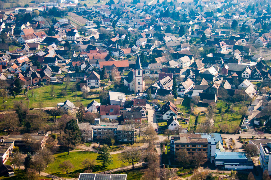 Luftbild: Dorfkirche im Zentrum im Ortsteil Kork in Kehl im Bundesland Baden-Württemberg in Deutschland. Foto: IMG_62935.jpg vom 09.03.2014 durch Werner Riehm/FLY-FOTO.de