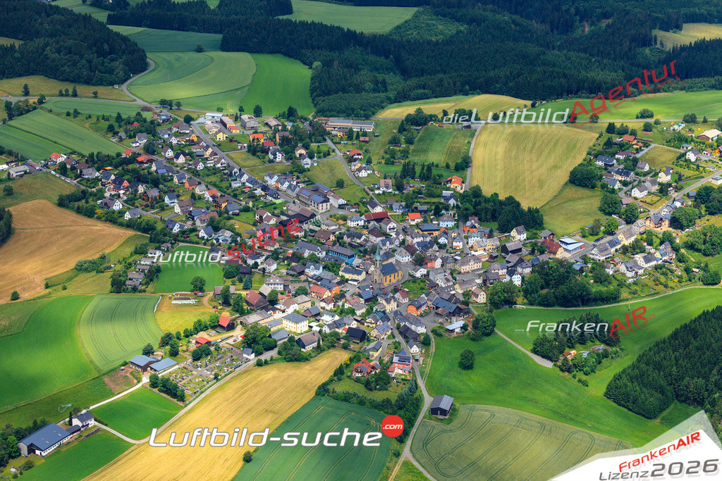 Die Luftaufnahme Enchenreuth - Helmbrechts wurde vom UL-Flugzeug (keine Drohne) aus fotografiert.Hohe Druck- Auflösung-die Geschenkidee!