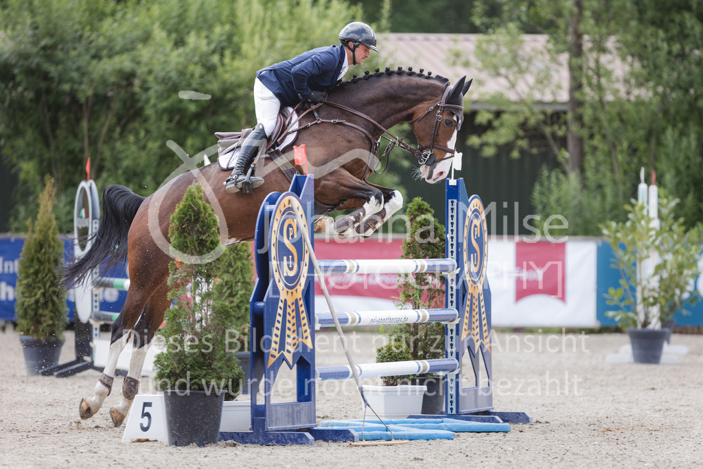 220614_Mühlen_SprPfM-621 | Late Entry Mühlen
Springprüfung Kl.M* 6-8j. Pferde gl. Einlaufprüfung für 6j. Pferde
14.06.2022