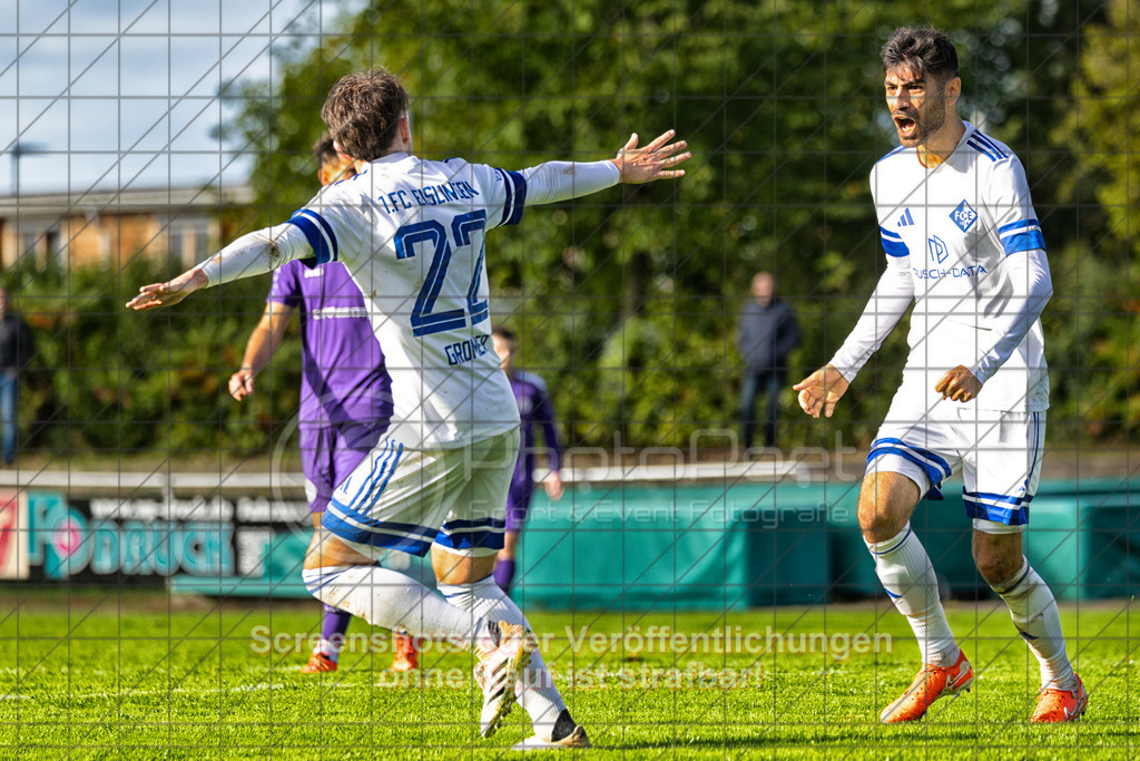 20261010_155456_0490-Bearbeitet_(c)_by_PhotoPeet | Haydar Öztürk (1.FC Eislingen #10) Torjubel beim 1:0,1.FC Eislingen (weiß) vs. TSV Bernhausen (lila), Fussball, Landesliga 2 - wfv, 11. Spieltag, Saison 2026/2027, Rasenplatz, Eichbachstation, Haldenstraße, 73054 Eislingen, 10.10.2026 - 15:30 Uhr,Foto: PhotoPeet / Sport- &amp; Eventfotografie / Peter Harich