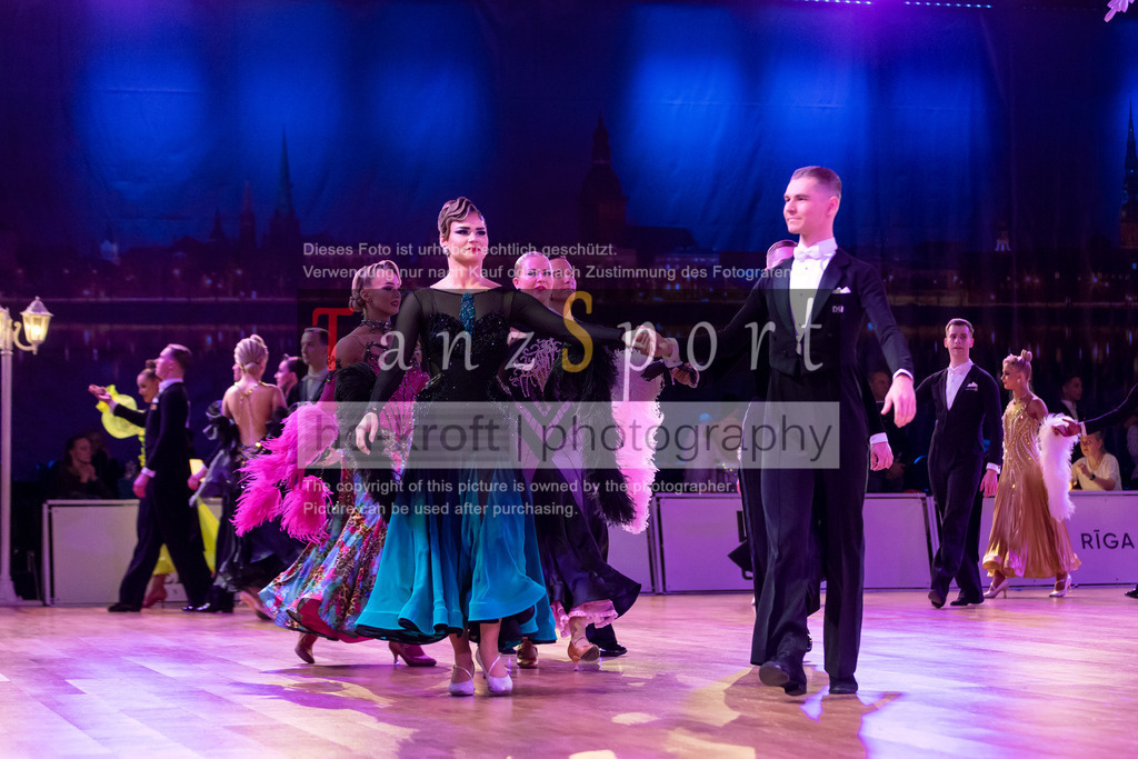 20241215_WDSF_Int_Open_Std-Riga-8990 | Tanzsportbilder, Standardtanz, Lateintanz, WDSF, DTV, LTVB, dancecomp, goc, hessen tanzt, blaues band der spree, walzer, tango, wiener walzer, slowfox, quickstepp, samba, rumba, cha-cha-cha, paso doble. jive, hd-kroft photography, turniertanzsport