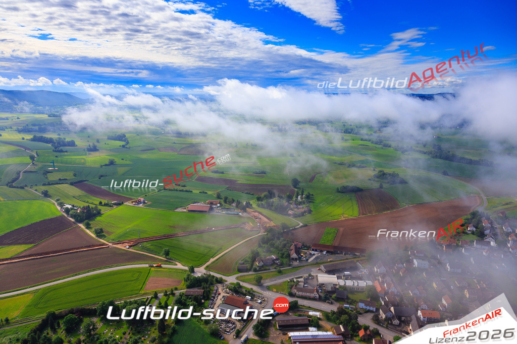 Die Luftaufnahme der Stadt Kulmbach wurde vom UL-Flugzeug heraus erstellt ( keine Drohne )- hohe Auflösung für beste Qualität