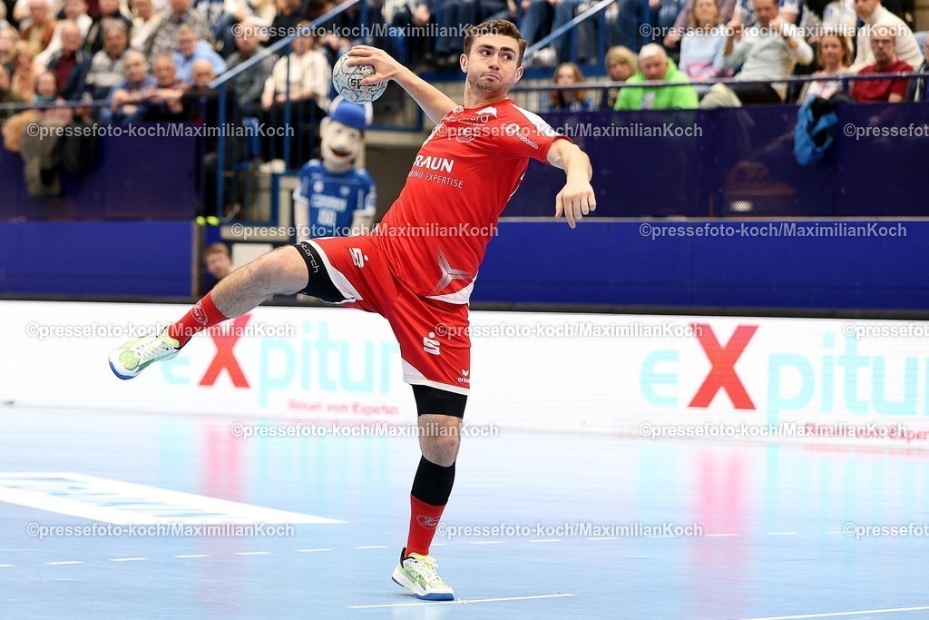 xSSCx04042601006 | 04.04.2026, xsscx, Handball, HBL, TBV Lemgo-Lippe - MT Melsungen, Saison 2025 / 2026 Herren, PHOENIX CONTACT arena: Florian Drosten (MT Melsungen #18) beim 7-Meter wurf Photo: xSandraxScherningxPressefotoKochx