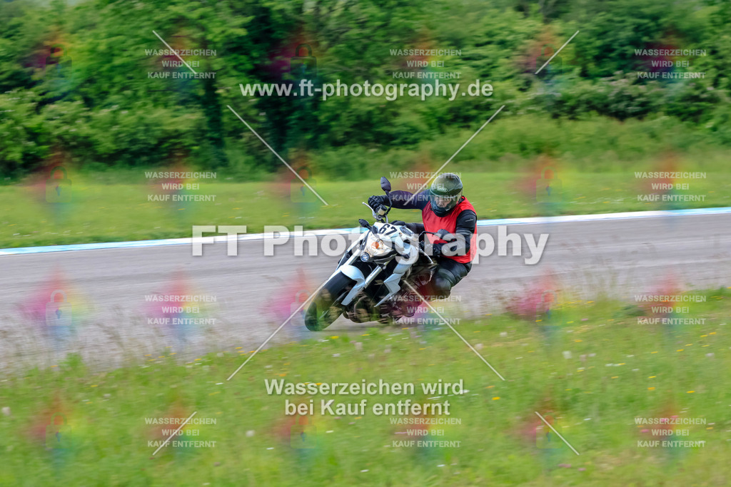 MotoTeam-3147 | Hier findet Ihr Bilder von Touristenfahrten auf der Nürburgring Nordschleife oder von anderen Veranstaltungen die ich besucht habe. Viel Spass beim Durch Schauen 