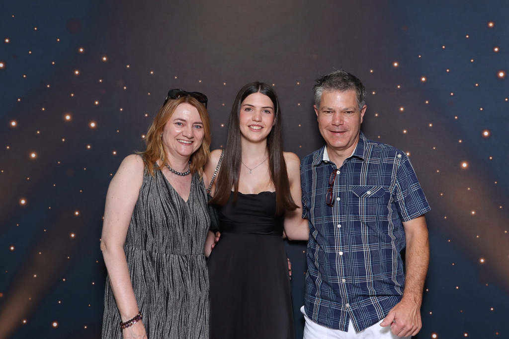 ZD260628112736-5 | Fotoshop von zweidimensional Fotografie. Ihr Fotograf im Aargau. Abzüge von Ihrem Fotobox Event bestellen.Abzüge von Ihrem Hochzeit bestellen.Abzüge von Ihrem Schulfotograf bestellen.
