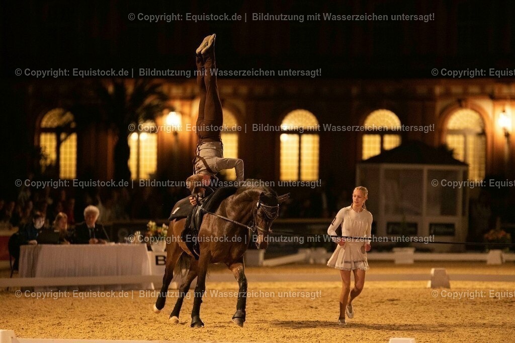 20230527_Voltigieren_NASPA_Flutlicht_1162 | equistock