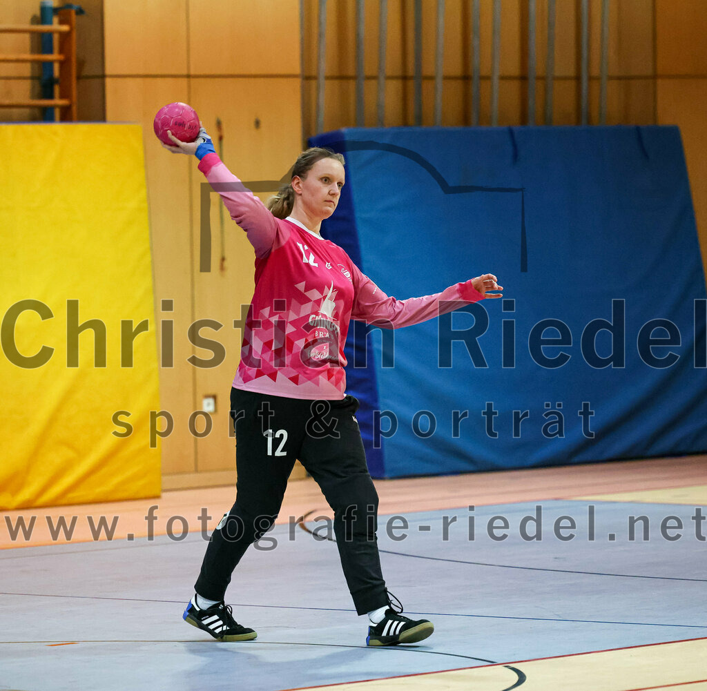 2023-01-21_104_SpVgg_Altenerding_gegen_TSV_Karlsfeld | Erding, Deutschland, 21.01.2023:
Handball, Bezirksoberliga Frauen Altbayern 2022 / 2023, 8. Spieltag, SpVgg Altenerding gegen TSV Karlsfeld, Endergebnis: 28:24

Johanna Forstner (TSV Eintracht Karlsfeld, #12)

Foto: Christian Riedel / fotografie-riedel.net