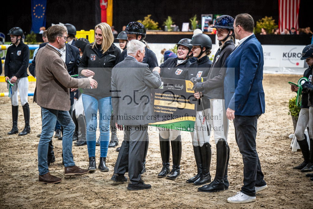 DOS_0128 | Entdecke hochwertige Reitturnierfotos von Foto Oger. Professionell, emotional und authentisch – jetzt Lieblingsmomente im Shop bestellen.Deutschlandweite Turnierfotografie. - Realisiert mit Pictrs.com