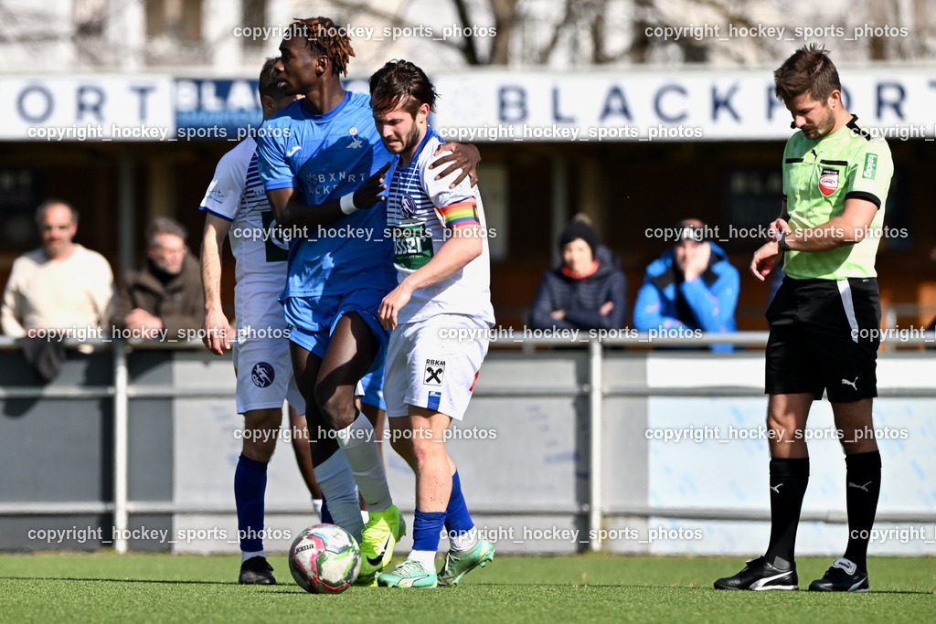 SAK vs. Dellach Gail | #8 Issa Diakite SAK, #23 Maximilian Wastian Dellach Gail, Jürgen Hartenberger Referee, SAK vs. Dellach Gail, SAK vs. Dellach Gail am 22.03.2025 in Klagenfurt (Sportpark Welzenegg), Austria, (Photo by Bernd Stefan)