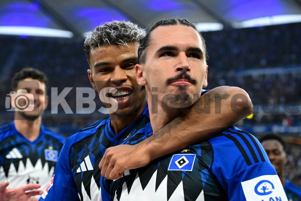 KBS Picture_HSV-Mainz05_037 | HSV Torjubel zum 2:0 Torschuetze ist Philippe Rayan (HSV) , Koenigsdoerffer Ransford-Yeboah (HSV) , Elfadli Daniel (HSV) ,Sportplatz :  Volksparkstadion, - Realisiert mit Pictrs.com