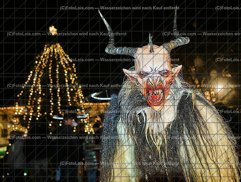 ALP7319_Wieselburger Advent_Zwieslteifln | (C)FotoLois.com, Alois Spandl. 25igster WIESELBURGER ADVENT, Perchtenlauf der 'Zwieslteifln', Fr 22. Dez. 2023.