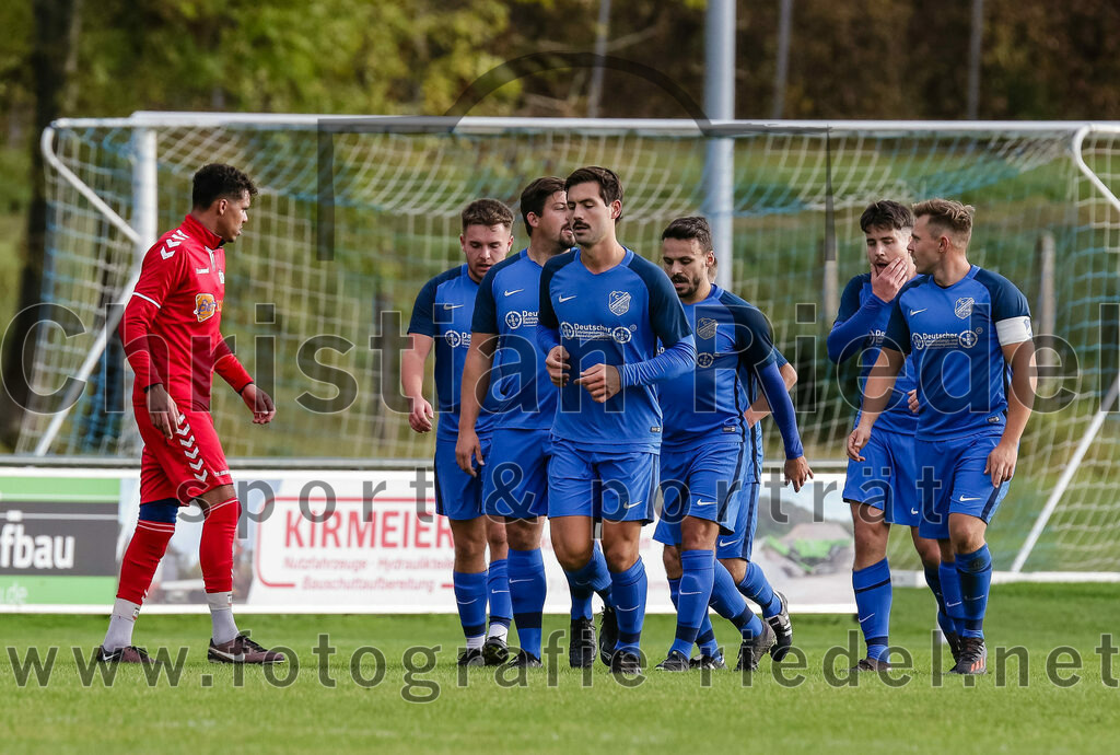 2023-11-04_052_FC_Langengeisling_gegen_VfL_Waldkraiburg | Erding, Deutschland, 04.11.2023:
Fußball, Bezirksliga Oberbayern Ost 2023 / 2024, 16. Spieltag, FC Langengeisling gegen VfL Waldkraiburg, Endergebnis: 2:0

Jubel nach dem Tor zum 2:0 durch Florian Rupprecht (FC Langengeisling, #11)

Foto: Christian Riedel / fotografie-riedel.net