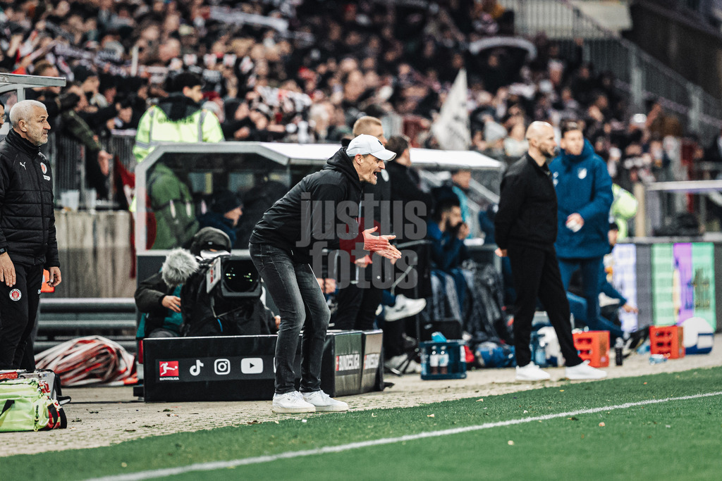 Fußball | Männer | Saison 2024/2025  | Fußball-Bundesliga | 26. Spieltag | FC St. Pauli vs. TSG Hoffenheim | 14.03.2025 | Trainer Alexander Blessin (FC St. Pauli)
