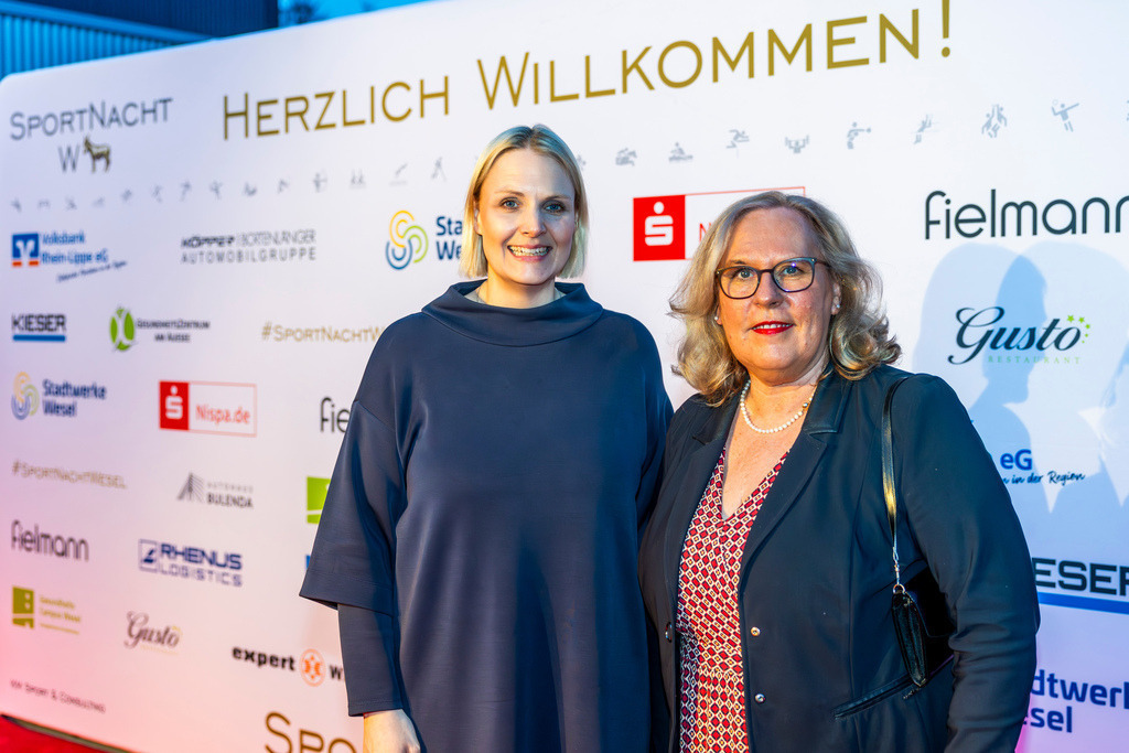 top-top.de 260306-248 | Foto, Video, Fotografie, Videografie, Fotobox, DJ, Discjockey, Musik, Musikbox, Veranstaltung, Photobooth, Amazon, Ebay, Buchtipp, Bestseller, Autor, Verlag, Buch, Wesel, Hamminkeln, NRW, Dinslaken, Rees, Drohne, Hochzeit, Party, Fotobox, Wesel, Fotograf