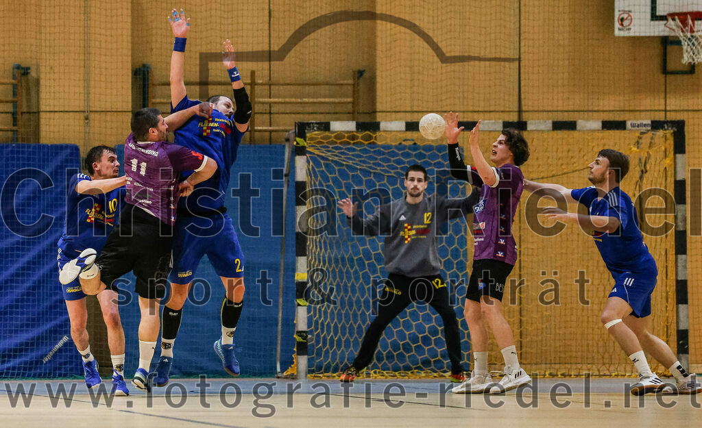 2024-02-24_059_SpVgg_Altenerding_gegen_SSG_Metten | Erding, Deutschland, 24.02.2024:
Handball, Bezirksoberliga Männer 2023 / 2024, 16. Spieltag, SpVgg Altenerding gegen SSG Metten, Endergebnis: 29:24

Vincent Muhr (SSG Metten, #10), Christian Loris (SpVgg Altenerding, #11), Karel Kveton (SSG Metten, #2), Stefan Kraus (SSG Metten, #12), Jabob Köhler (SpVgg Altenerding, #6)

Foto: Christian Riedel / fotografie-riedel.net