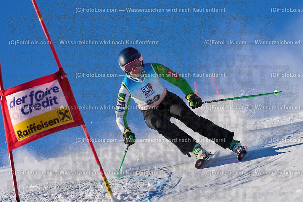 ALP3622_MASTERS-Cup_GS-C Damen_Mali Patricija | (C)FotoLois.com, Alois Spandl. FIS Masters-Cup Wildschönau, Giant Slalom auf der Piste Schatzberg GS, Siegerehrung auf dem Dorfplatz Niederau, Sa 13. Januar 2024.