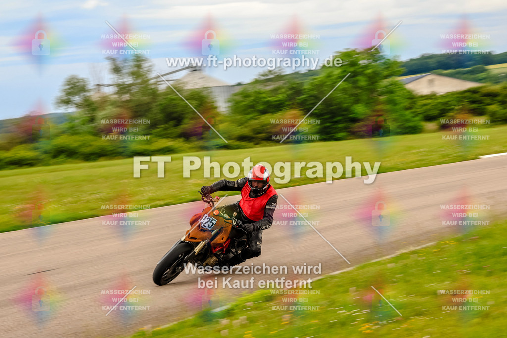 MotoTeam-3320 | Hier findet Ihr Bilder von Touristenfahrten auf der Nürburgring Nordschleife oder von anderen Veranstaltungen die ich besucht habe. Viel Spass beim Durch Schauen 