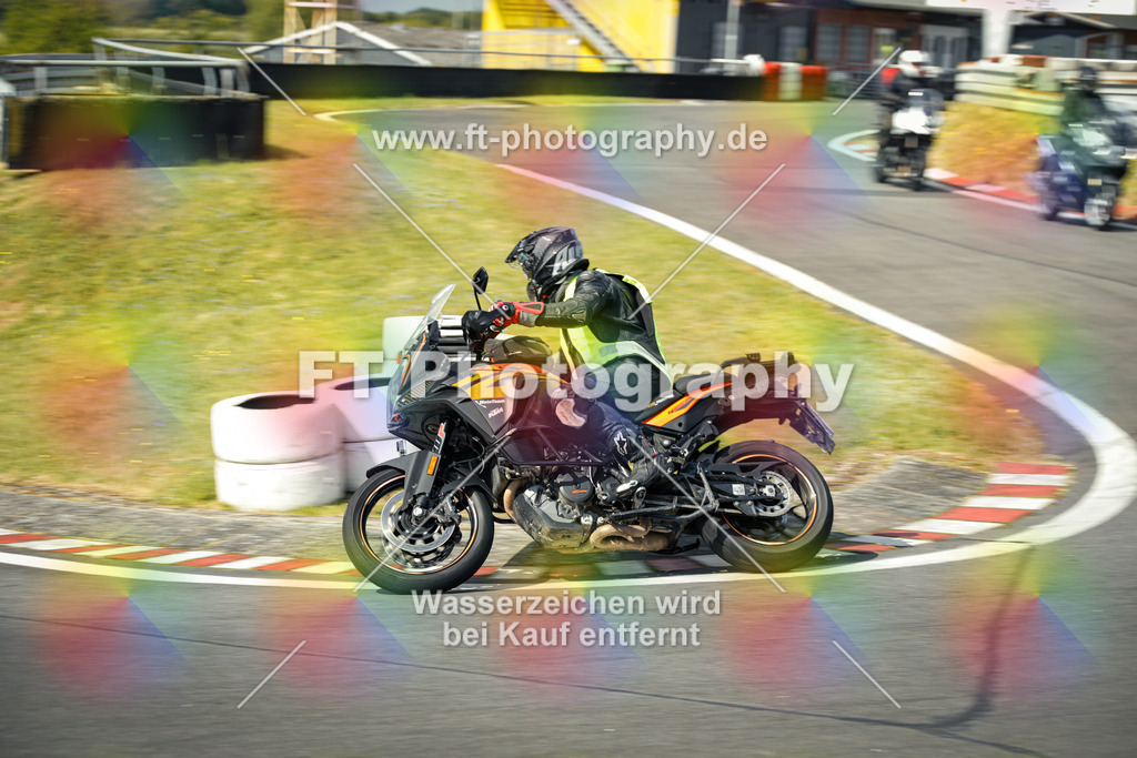 OBK_Mai_Volker_Adam-10606 | Hier findet Ihr Bilder von Touristenfahrten auf der Nürburgring Nordschleife oder von anderen Veranstaltungen die ich besucht habe. Viel Spass beim Durch Schauen 