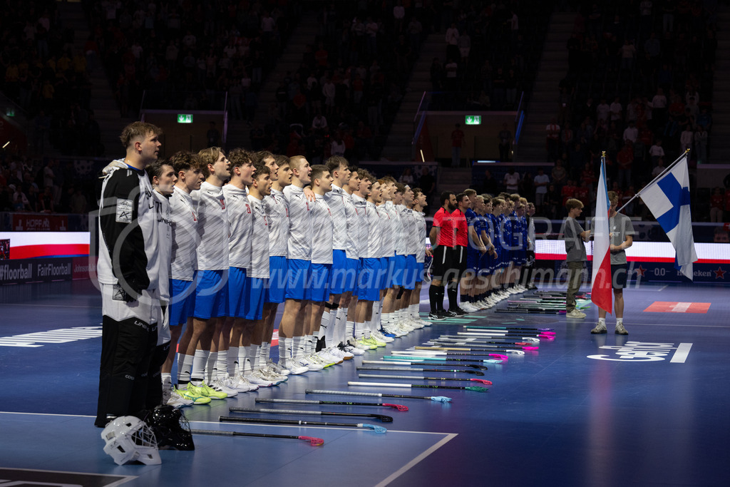 2025 Men's U19 WFC - Finland v Czechia | Team Czechia during the national anthem during 2025 Men's U19 WFC, Switzerland: 04.05.2025, Zürich, Swiss Life Arena.Event page: <a href="https://www.u19wfc2025.ch/">www.u19wfc2025.ch</a>Credit: Markus Aeschimann, <a href="https://markus-aeschimann.ch">markus-aeschimann.ch</a>Instagram: <a href="https://instagram.com/sportfotografie.aeschimann">@sportfotografie.aeschimann</a> - Realisiert mit Pictrs.com