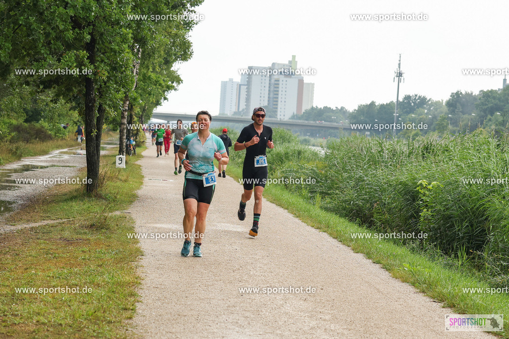 LUR_1587 | 34. M-net Erlanger Triathlon 2025 #erlangertriathlon  #mnettriathlon2025 #mnettriathlon #team #olympischedistanz #mitteldistanz #triathlon #maindonaukanal  #erlangertriathlon2025 #yourpictrs #tv1848 #tv1848erlangen  #triathlonbayern #sportinerlangen #demsportverbunden #sportshot_your_pictrs Copyright: www.sportshot.de