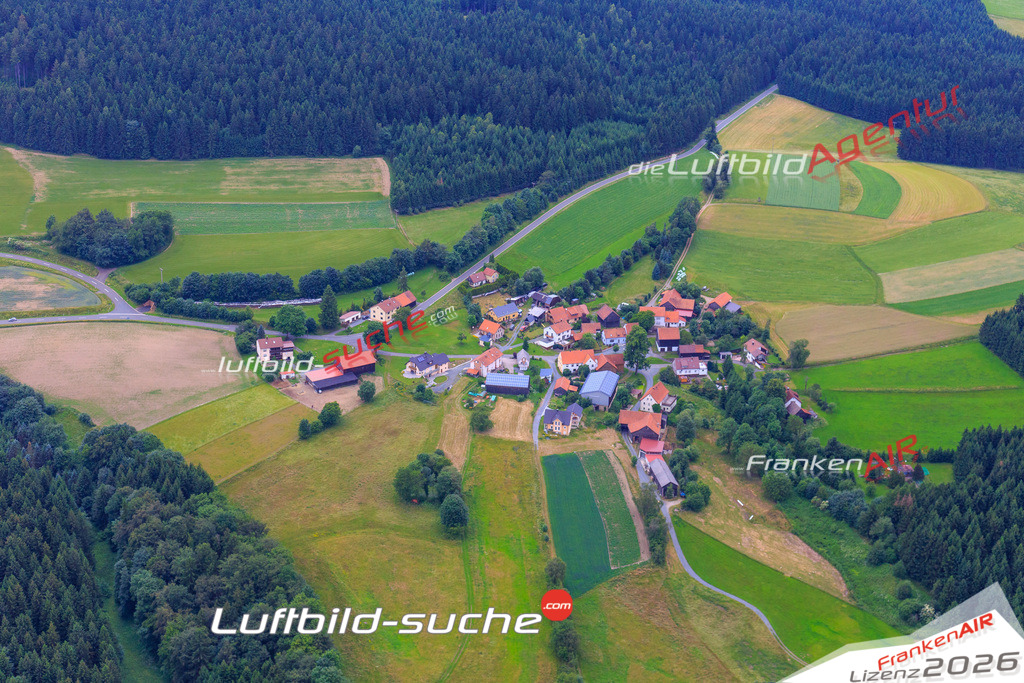 Die Luftaufnahme Altenreuth - Presseck wurde vom UL-Flugzeug (keine Drohne) aus fotografiert.Hohe Druck- Auflösung-die Geschenkidee!