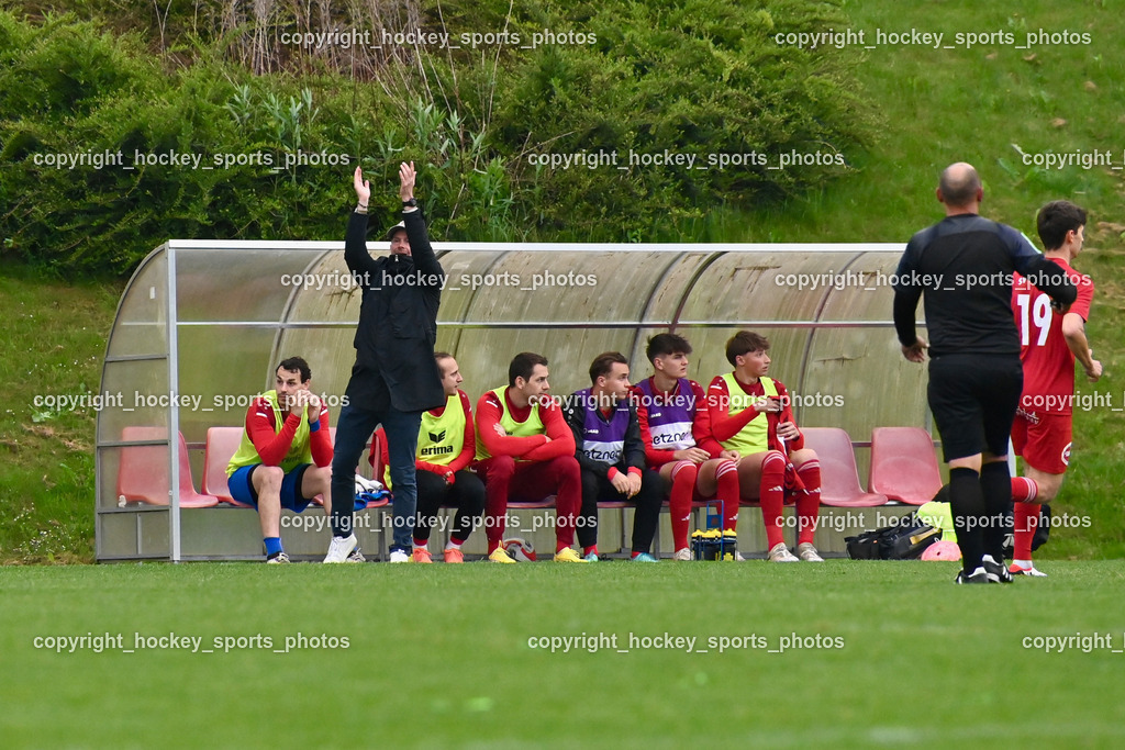 SC Landskron vs. SV St. Jakob  | Spielerbank SV St. Jakob, Headcoach SV St. Jakob Thomas Franz Höller, SC Landskron vs. SV St. Jakob , SC Landskron vs. SV St. Jakob  am 16.05.2024 in Villach (Sportpark Landskron), Austria, (Photo by Bernd Stefan)