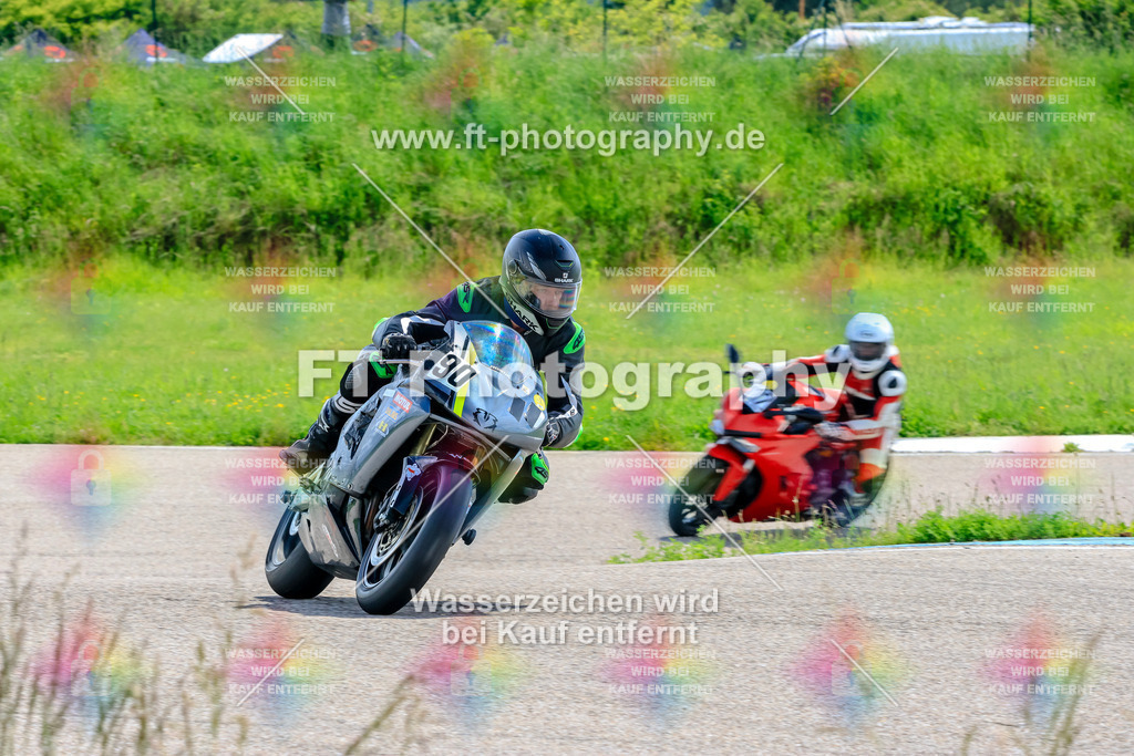 MotoTeam-0275 | Hier findet Ihr Bilder von Touristenfahrten auf der Nürburgring Nordschleife oder von anderen Veranstaltungen die ich besucht habe. Viel Spass beim Durch Schauen 