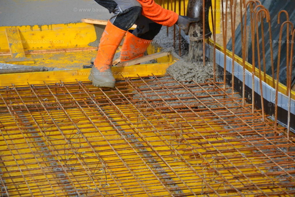 bib-lg04-betonarbeiten-0351 | Nach LV-Leistungsgruppen sortierte Detailfotos über den Bau eines Hauses. Alle Hausbau-Bilder direkt vom Urheber und Autor der Website Haus-Selber-Bauen.com