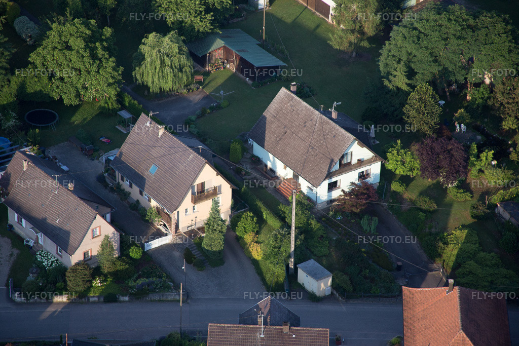 Vue aérienne: Vue de la ville à Scheibenhard dans le département Bas Rhin, France. Photo: IMG_082886.jpg prise le 26/06/2015 par Werner Riehm/FLY-FOTO.euRésolution de l'original: 5472 x 3648 px